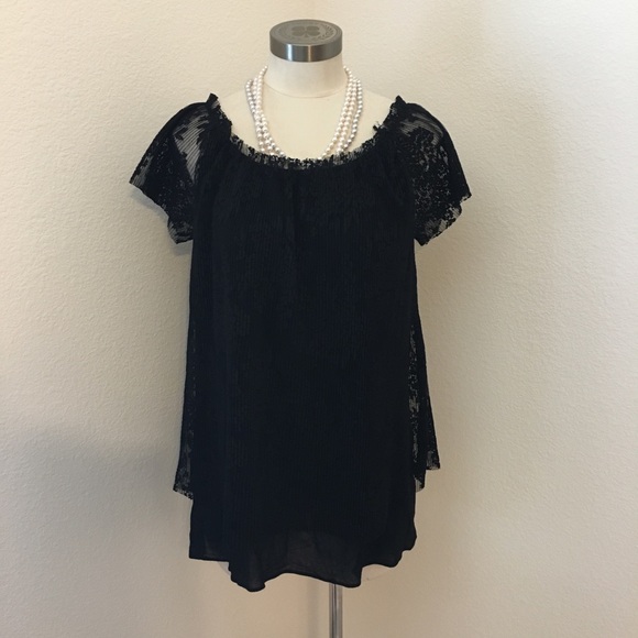 Umgee Tops - NWT pace with under tank top